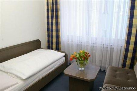 Paris Hotel