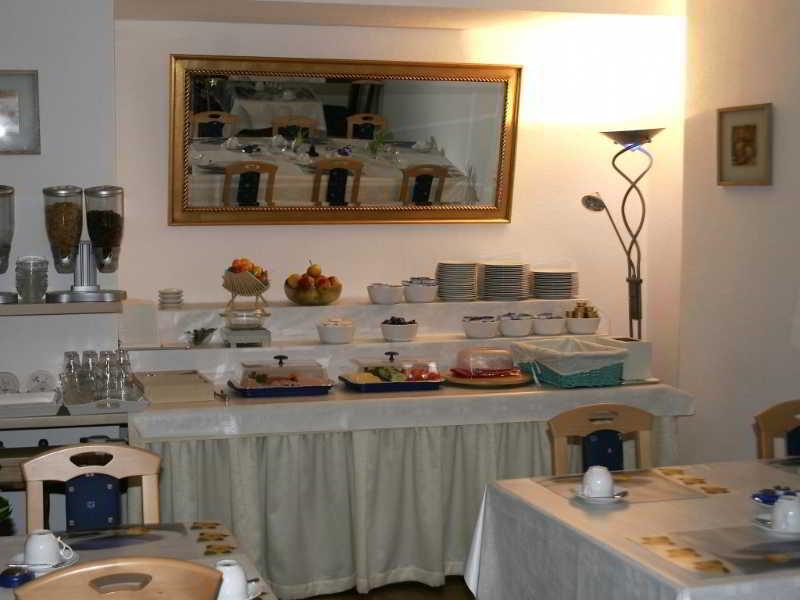 Paris 3*