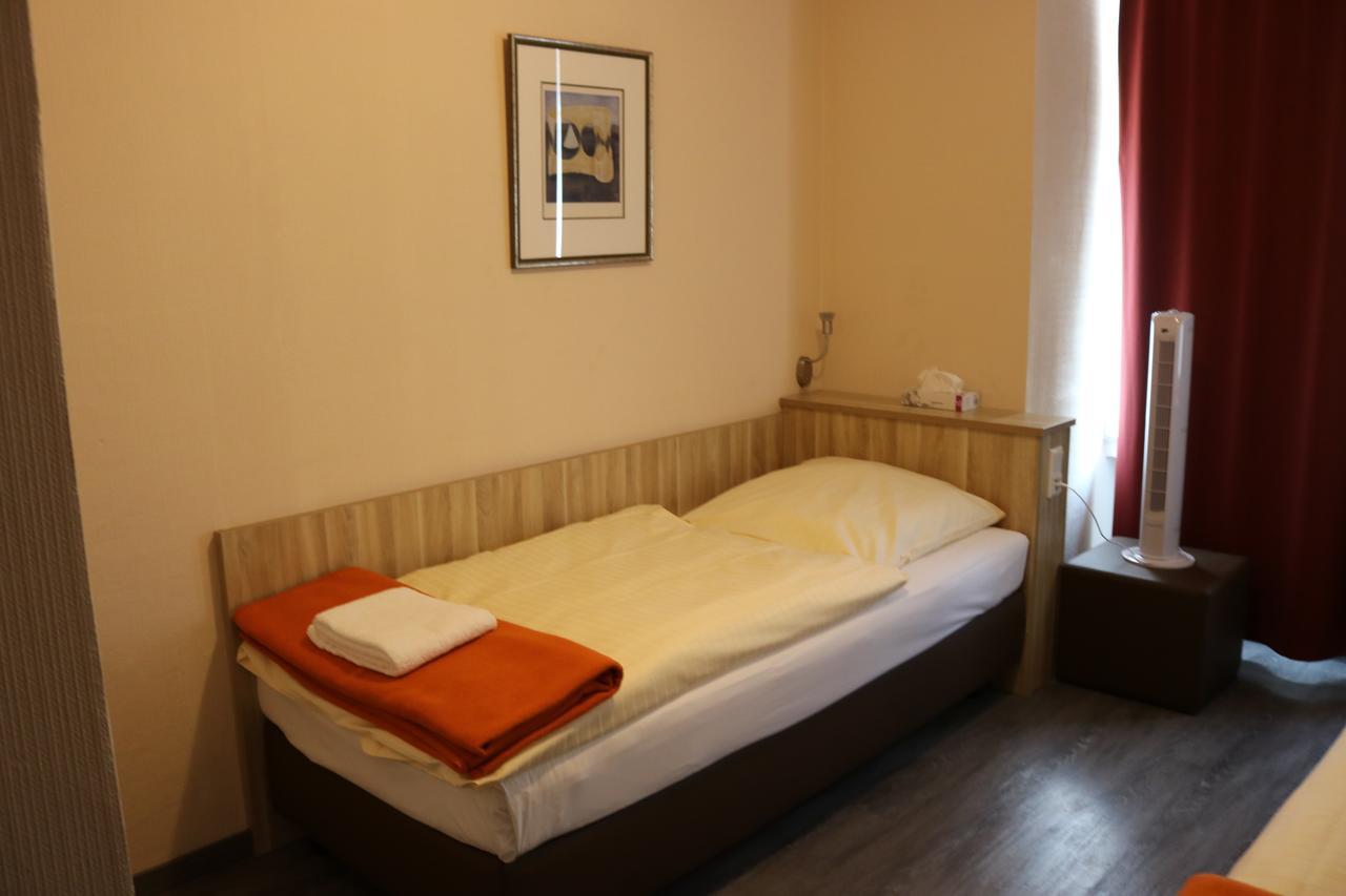 Paris 3*